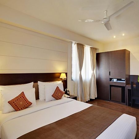 Whispering Palms Hotel ชัยปุระ ภายนอก รูปภาพ