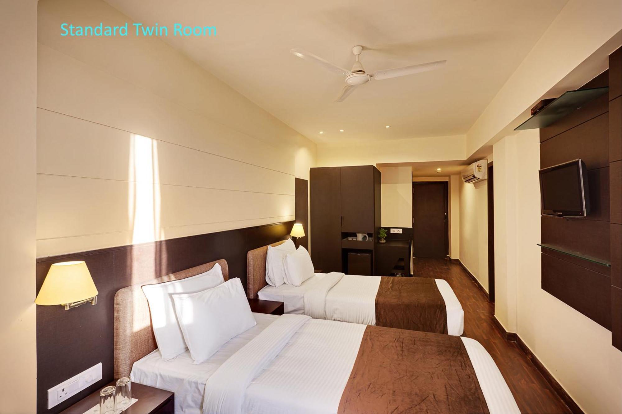 Whispering Palms Hotel ชัยปุระ ภายนอก รูปภาพ