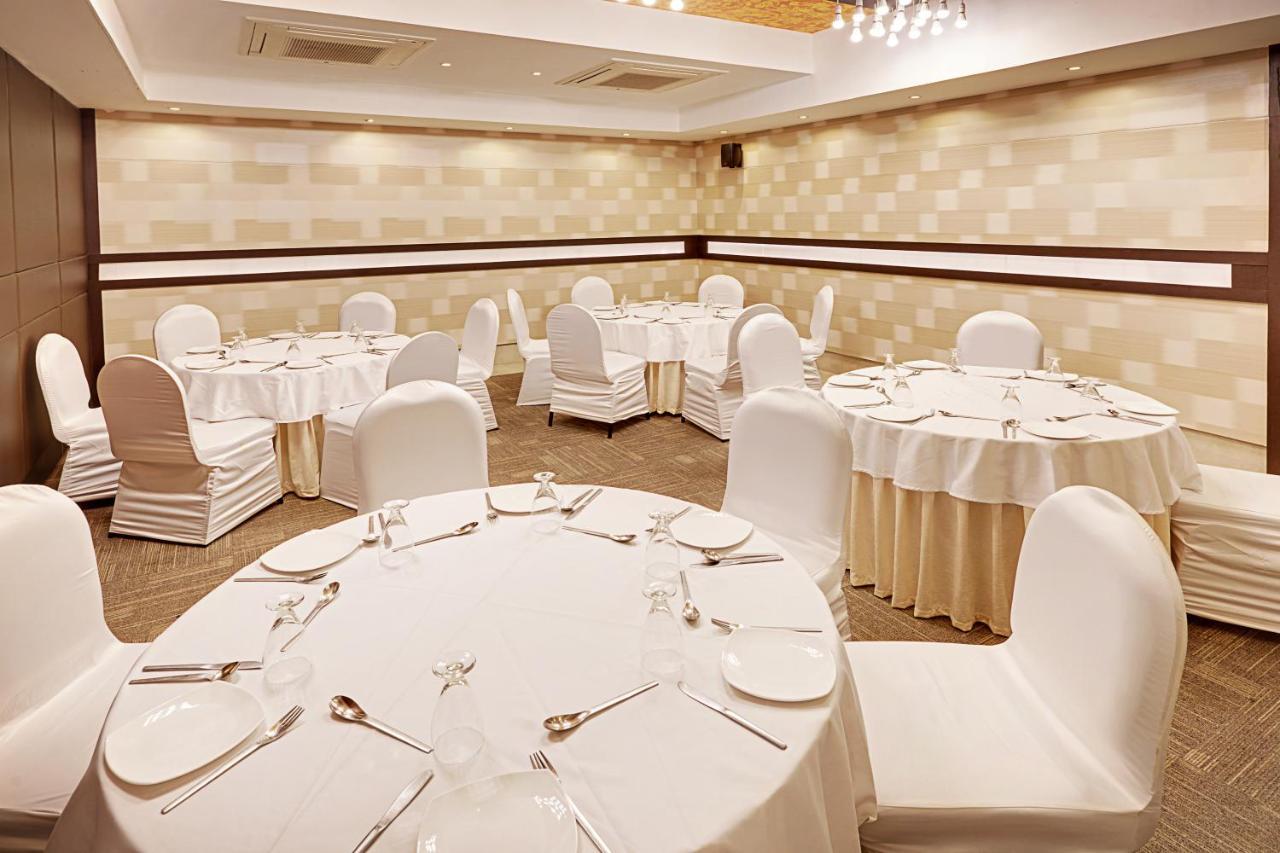 Whispering Palms Hotel ชัยปุระ ภายนอก รูปภาพ