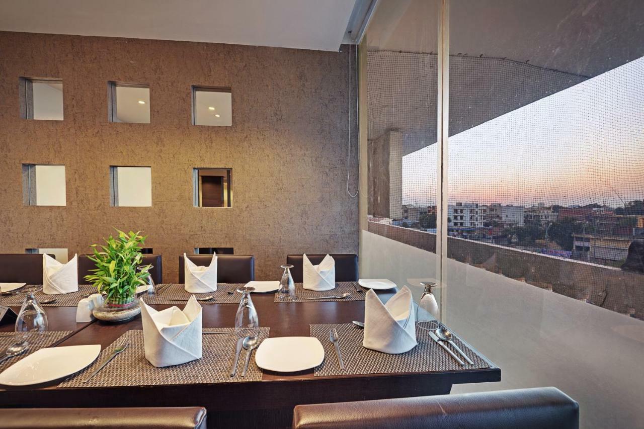 Whispering Palms Hotel ชัยปุระ ภายนอก รูปภาพ